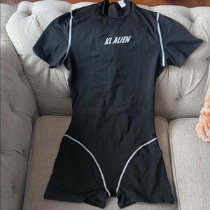 Size Large Alien Black Short Sleeve Swim/Sport Suit